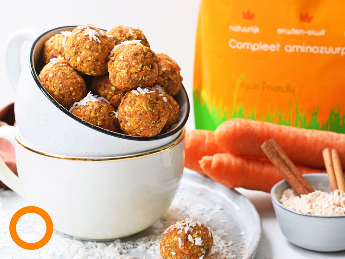 Carrot cake balls