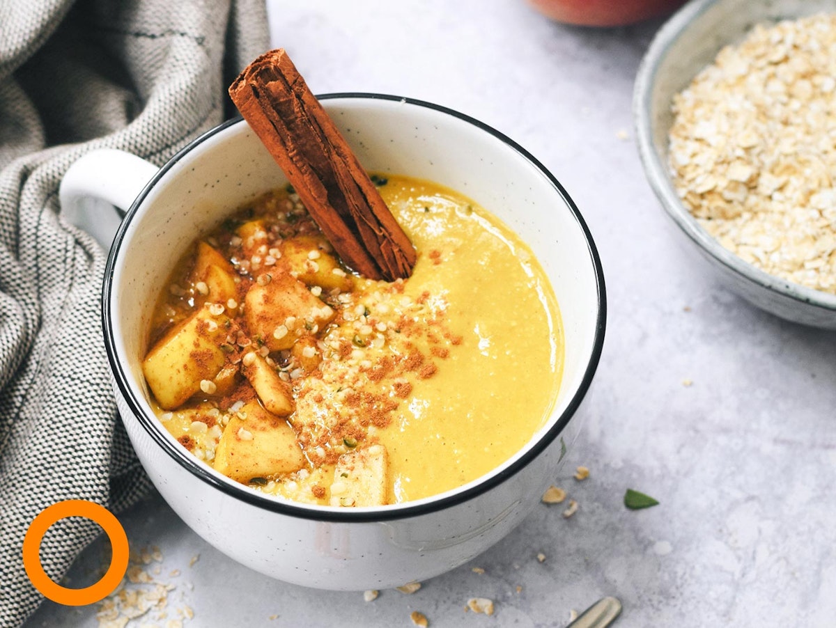 Warm cinnamon breakfast smoothie