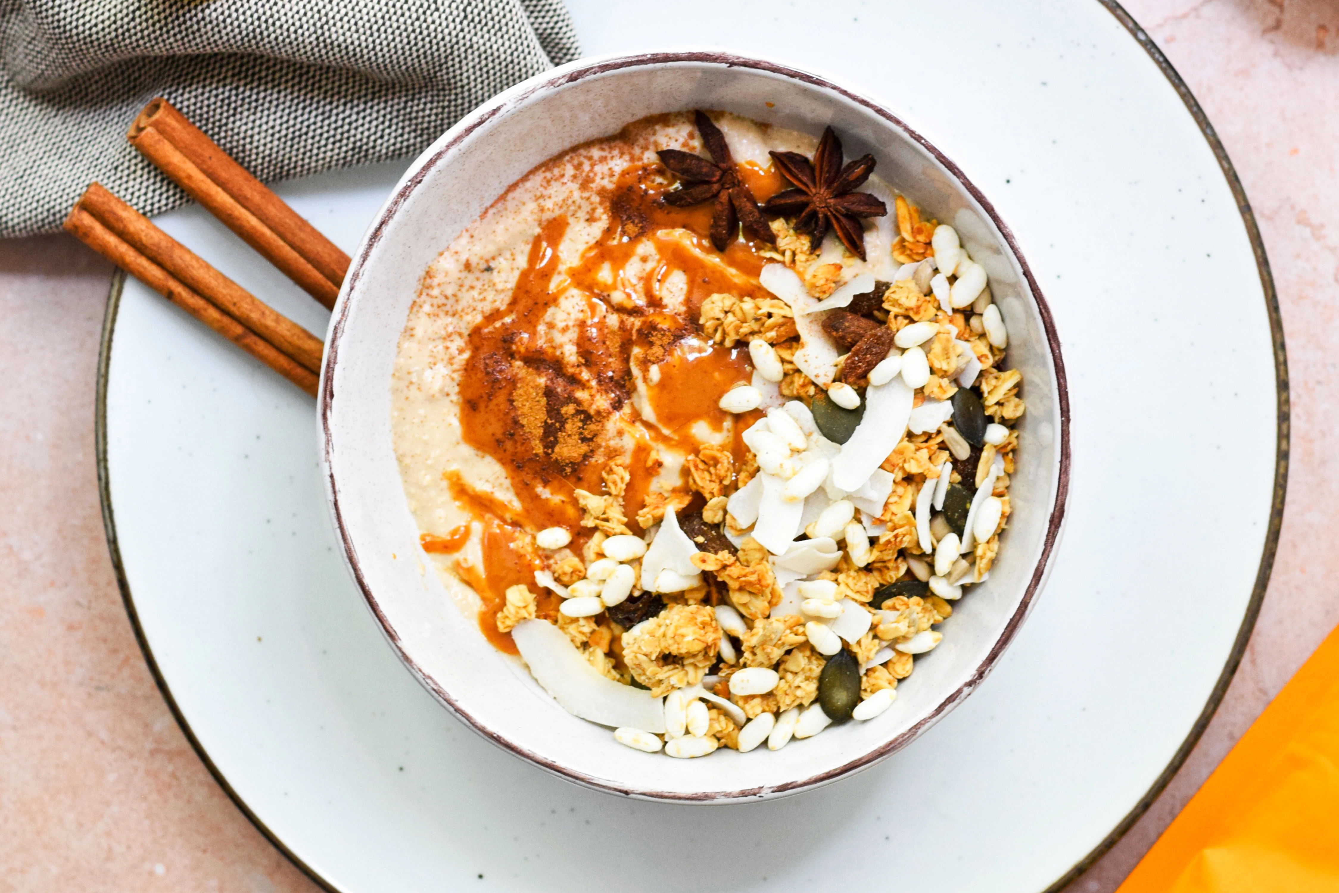 eiwitrijke-pindakaas-smoothie-bowl.