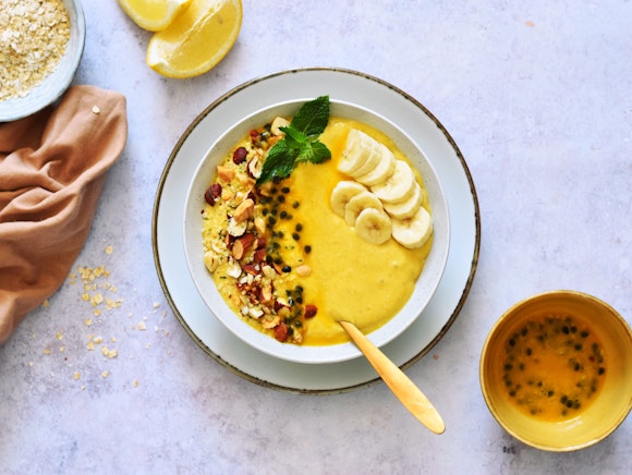Cold pineapple smoothie bowl